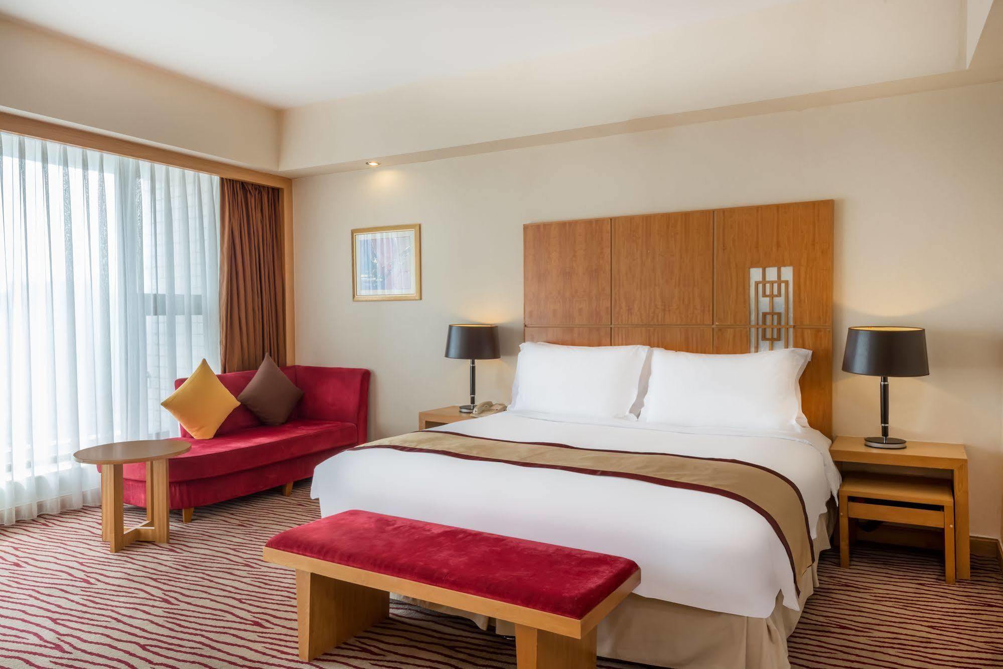Crowne Plaza Zhanjiang Kang Yi Zewnętrze zdjęcie